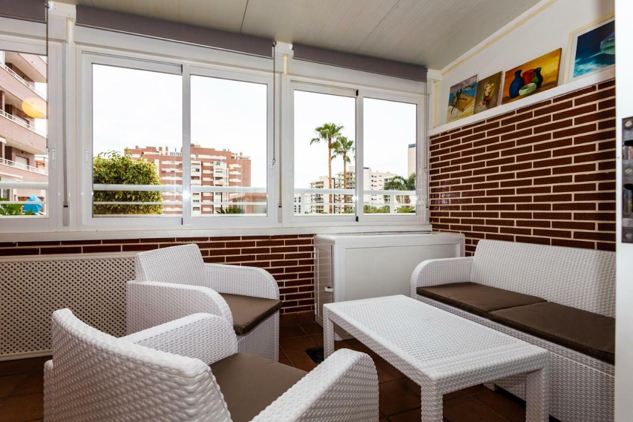 Hola Apartment Benidorm Bagian luar foto